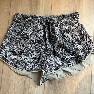 Lululemon Choose a Side Reversible Shorts 3”